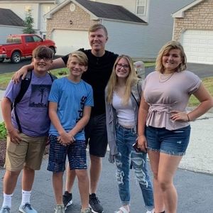 Meet your Posher, Corey